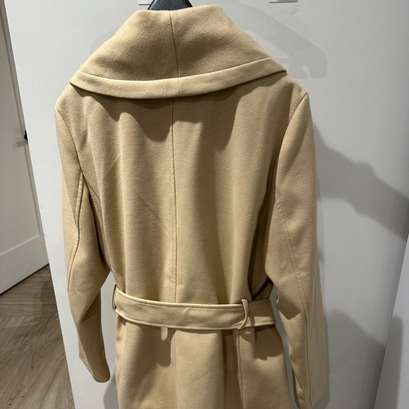 Le Chateau Fall/Winter Coat XL. BNWT - Picture 2 of 3